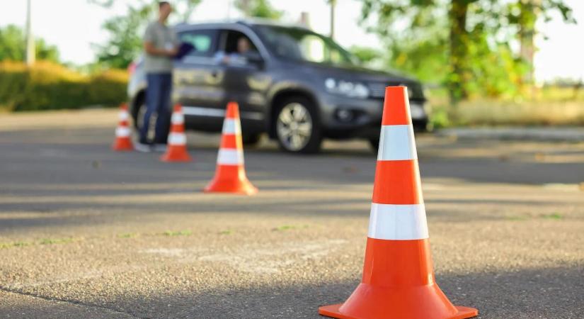 Vezetéstechnikai tréningek: a közlekedés biztonságának új dimenziója