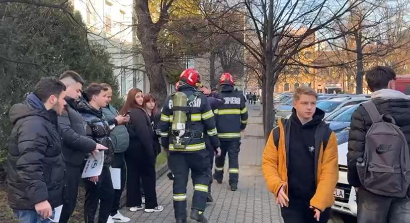 Több mint ezer személyt telepítettek ki három szebeni épületéből a környéken terjengő gázszag miatt