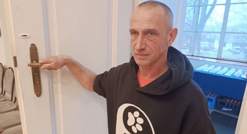 Rendőri akció után állatvédő gyepmester veszi át Makót – máris támadják