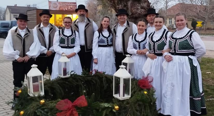 Karácsonyi hagyományok néptáncos szemmel