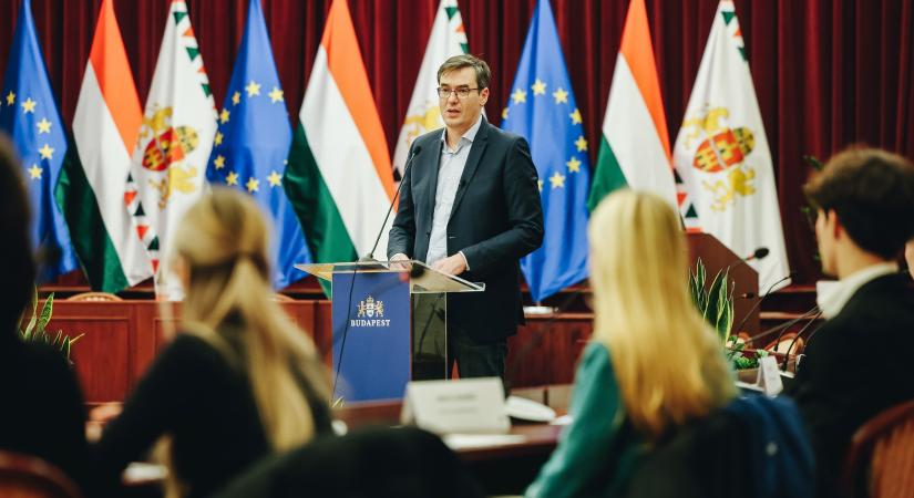 Gyülekezési törvény megsértésével vádolják a főpolgármestert