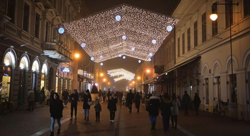 Ilyet még biztosan nem láttunk a szegedi Kárász utcán, a járókelők sem hittek a szemüknek