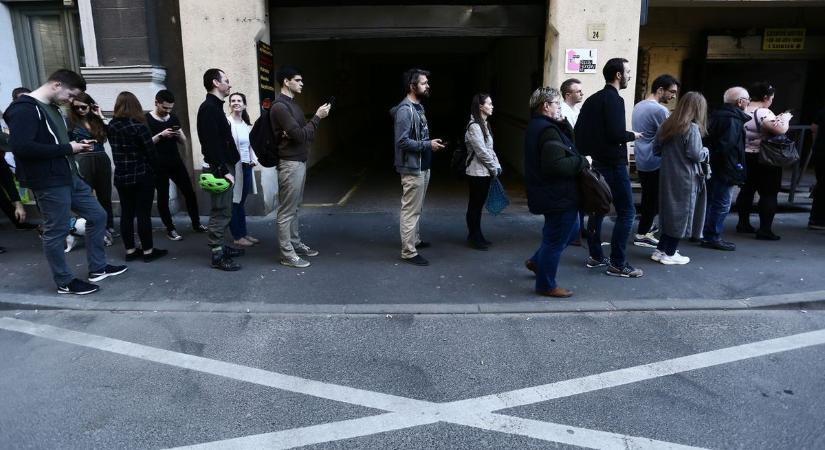 Több millió embert érint: fontos határidőt módosított a Magyar Posta