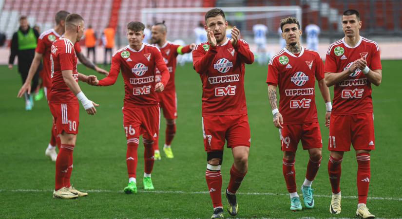 Rasszista bekiabálások miatt szektorbezárással és pénzbüntetéssel sújtották a DVSC-t