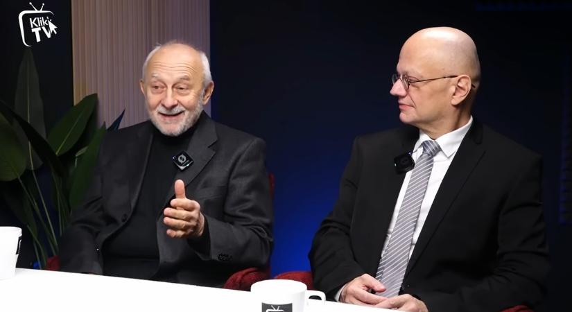 Orbán megint falnak ment