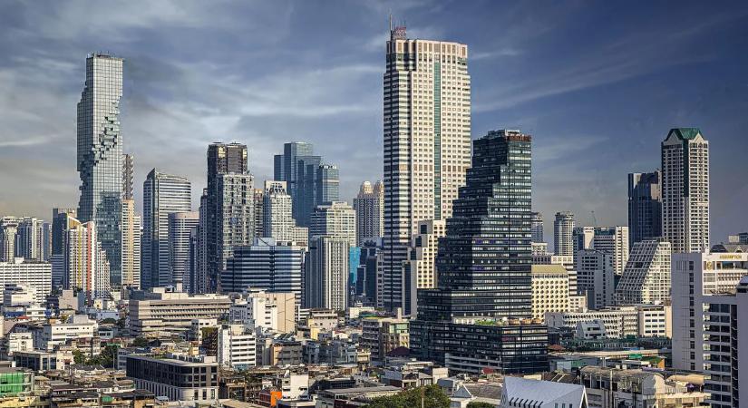 Csak úgy özönlenek a turisták ezekre a helyekre – káprázatos fotókon a 2025-ös év leglátogatottabb városai