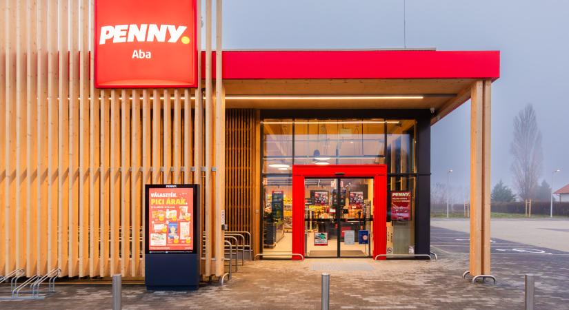 Mérföldkő a hazai fenntartható építészetben: Abán nyitotta meg az ország első tisztán fa szerkezetű üzletét a PENNY