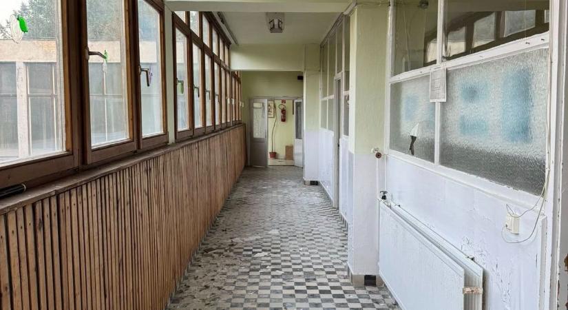 Hat éve még tanultak itt – képek egy bezárt somogyi iskoláról