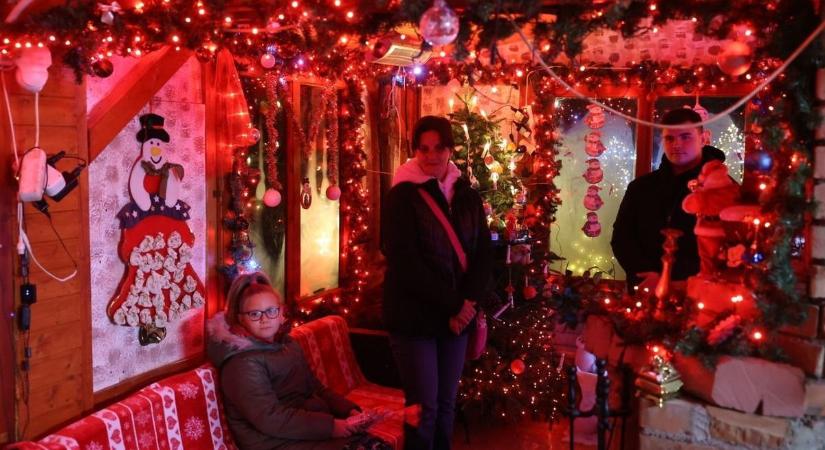 Felgyúltak a fények Váralján – videón a Mikulásház idei ragyogása! (videóval)