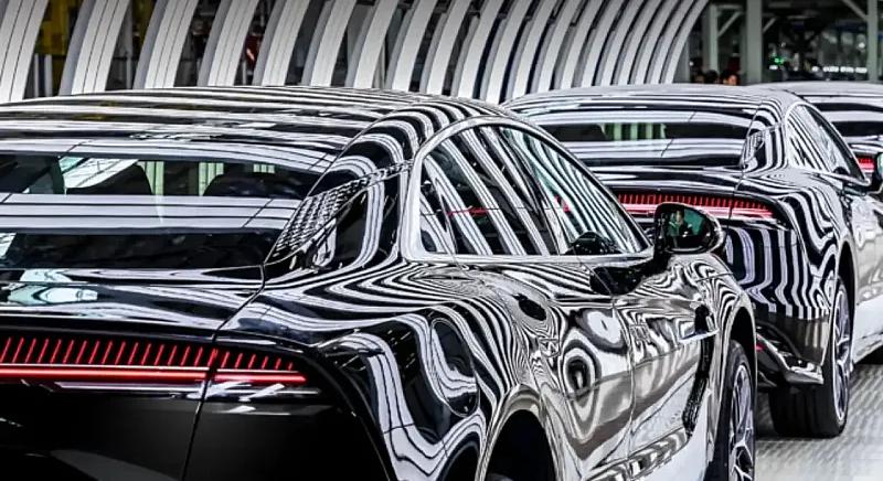 Kína békülne az EU-val az elektromos autók miatt