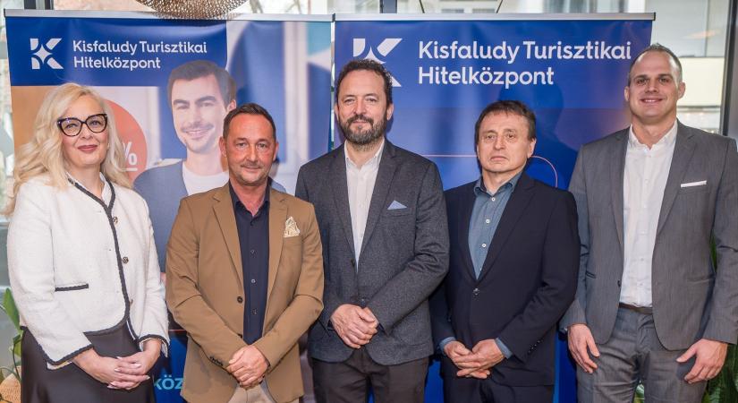 Ha a turizmusban kisvállalkozó, feltétlen éljen ezzel a lehetőséggel – Akár milliós támogatás a hitel mellé