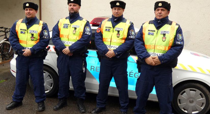 Sűrű füstben tapogatózva találták meg és vitték ki az égő lakásból a sarkadi asszonyt