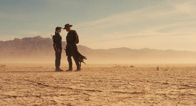 Csak nem egy kéz kandikál ki a Fallout kandallójából?