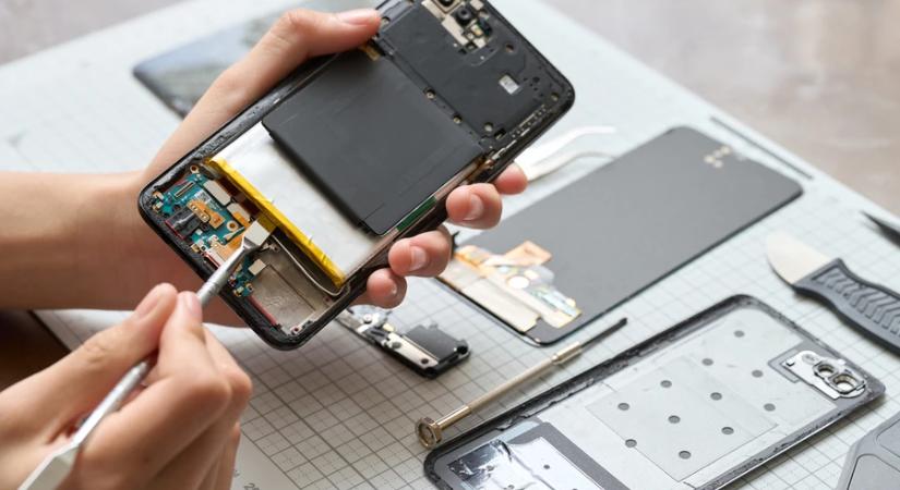 Megjavítaná a mobilját? Ez az ingyenes eszköz mindenben segít, és magyarul is tud