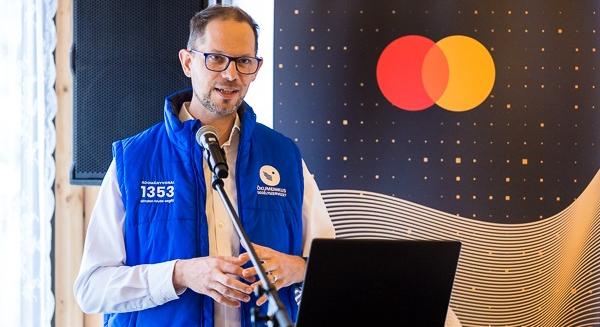 Adományozás egyszerűen és biztonságosan: digitális innováció az adománygyűjtésben a Mastercard és az Ökumenikus Segélyszervezet együttműködésével