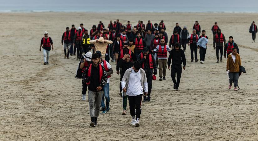 Virágzik az embercsempészet: 30 ezer euróért visznek egy migránst Németországba