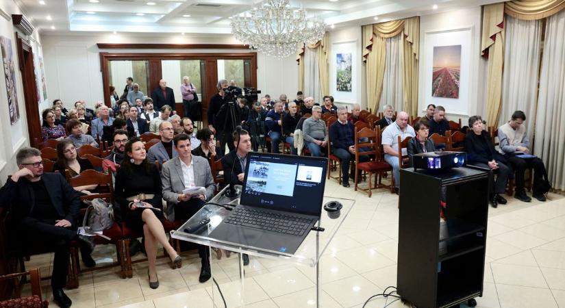 Költségektől volt hangos a közmeghallgatás, újra terítéken a rakpart felújítása