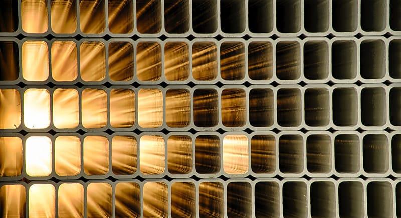 Két versenytárs összefogása hozott áttörést az antianyag rejtélyének kutatásában