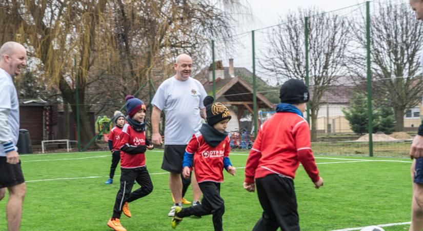 Új sportpályát kapott a Debreceni Egyetem hajdúböszörményi campusa – videóval