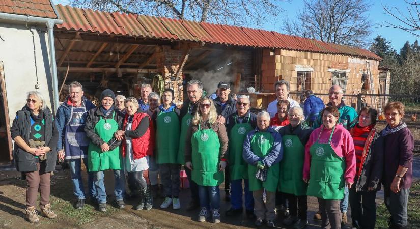 Szombathelyi disznóvágás: A rászorulókat segíti a húsadomány