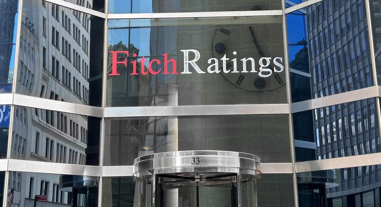 Fitch Ratings: a választások után sem kerül ki a költségvetési gödörből Magyarország
