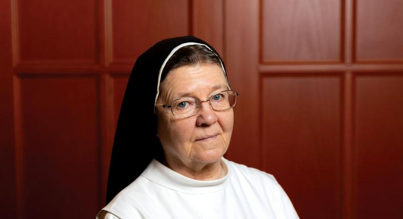 Sokkal jobb lenne a természetet járni „black friday” előtt és alatt is, mint bevásárlóközpontokban tölteni az időt – Domonkos-rendi szerzetes közgazdász a Mandinernek