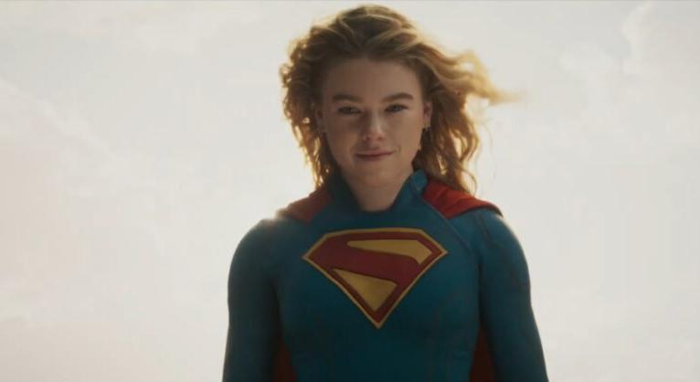 Az idei Superman után jövőre Supergirl repül a mozikba a DC-univerzumból – trailer