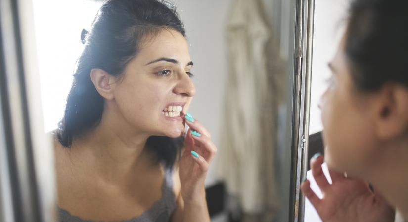 Vérzik az ínyed fogmosáskor? Lehet, hogy gyulladás okozza – Így kezelheted házilag