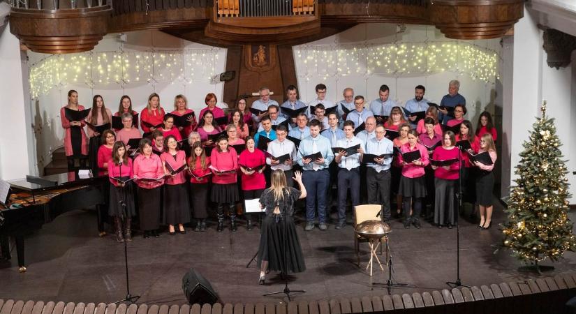 Jótékonysági koncert Zsuzsiért – a daganatos betegség leküzdését segítették (galéria)