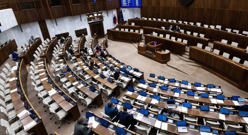 A parlament elfogadta: börtön járhat a Beneš-dekrétumok megkérdőjelezéséért