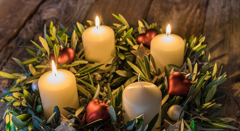 Advent: mit szimbolizál a harmadik gyertya a koszorún?