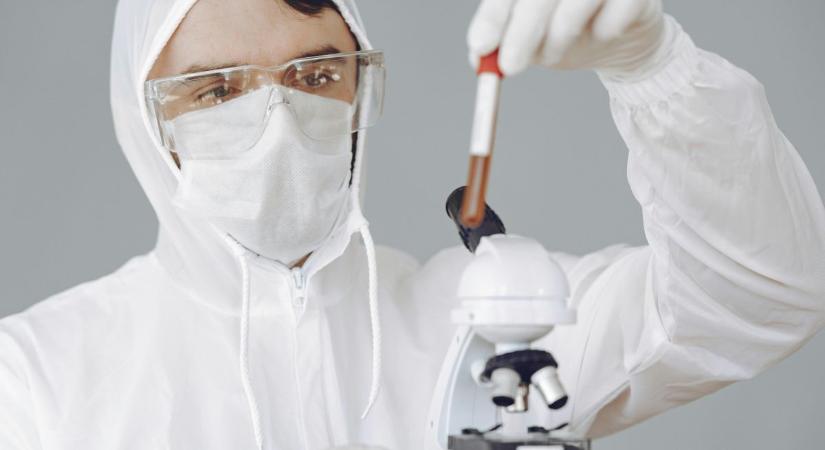 Drámaian terjed két súlyos fertőzés Magyarországon, megszólalt Szlávik János