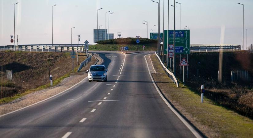 Mérföldkőhöz érkezett a hazai közlekedés az M5-ös autópálya új szakaszának átadásával