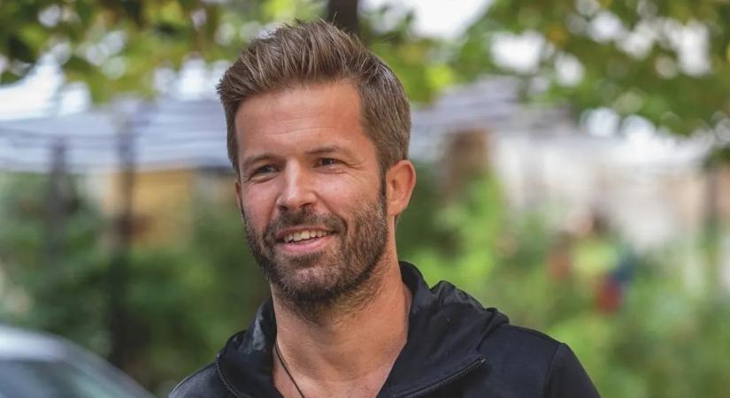 Kiakadtak a rajongói Sebestyén Balázsra – élő adásban szólta le őket