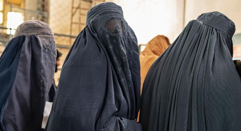 Újabb fejkendőtilalom Ausztriában: alkotmányos vitába torkollhat a döntés
