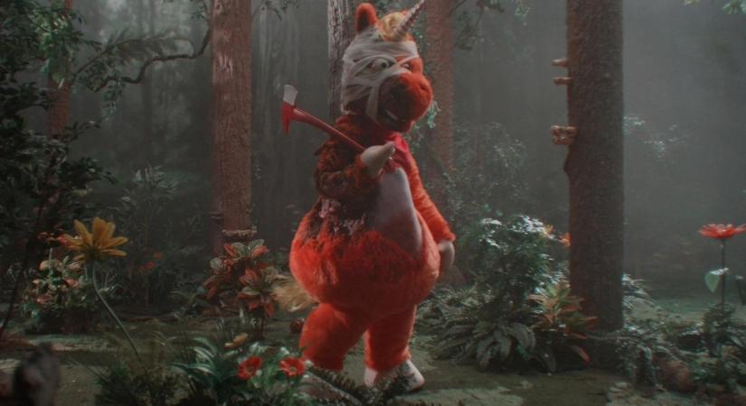 Elborult horror jön – A szereplőknek egy gyerekműsorból kell megszökniük!