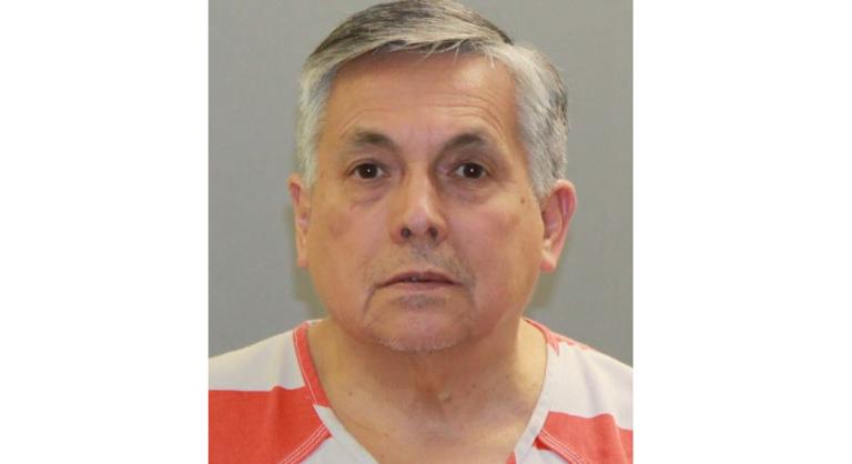 Démoni befolyásra hivatkozott a gyerekorvos, aki több évtizeden át zaklatott kiskorú lányokat