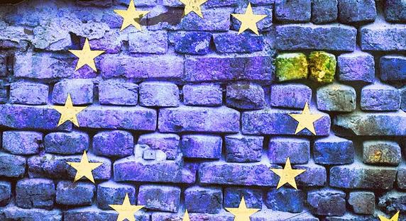 A kormány egy jogi kiskapu segítségével próbálja menteni a zárolt források jelentős részét