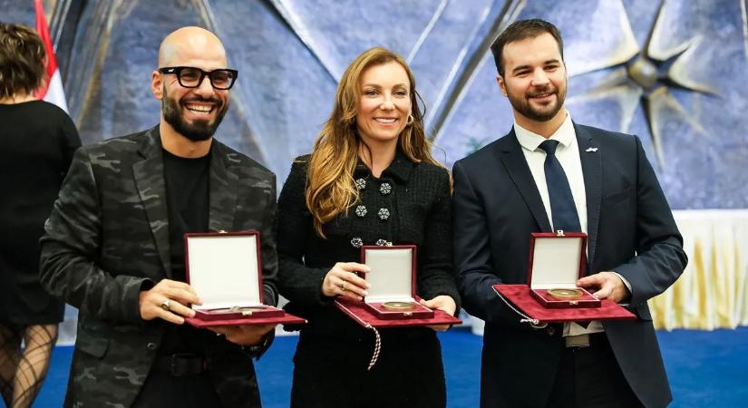 Lotfi Begi rangos elismerést vehetett át Gödöllőn: „Mintha az otthonomtól kaptam volna egy puszit!”