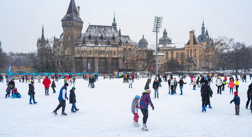 Döbbenetes videó készült a városligeti jégpályáról kora reggel, még senki nem volt a helyszínen