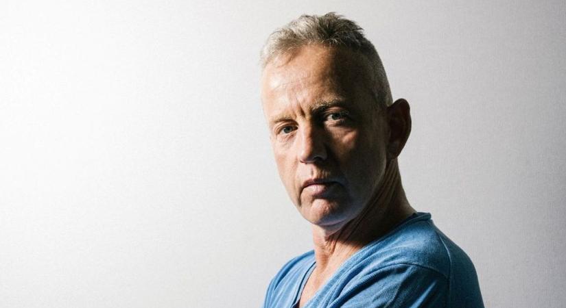 „Annyiból pont éhen lehet dögleni” – Schobert Norbi kiakadt a Tisza adótervére