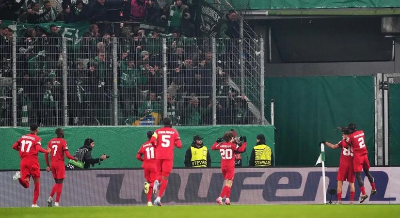 Ötödik meccsét is elbukta a Rapid a Konferencialigában, Baráth Péterék nyertek hazai pályán