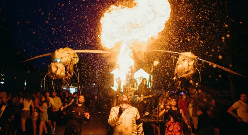 Alakul a ’26-os Sziget, megérkeztek az első nevek