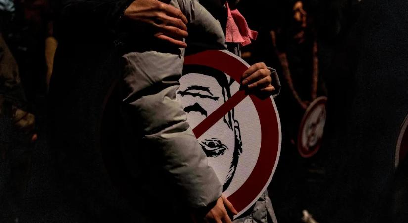 Csak egy hajszállal utálják jobban a magyarok Putyint, mint Zelenszkijt