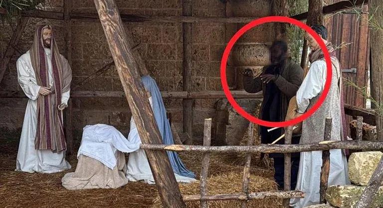 „Mozog a szobor!” – egy olasz kisváros betlehemében próbált elrejtőzni a börtönbüntetése elől menekülő férfi