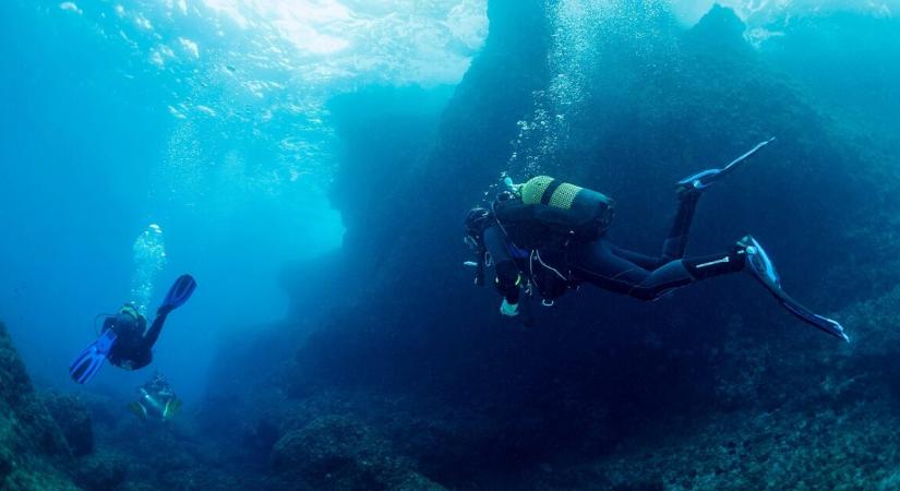 Különleges világrekordot állított fel víz alatt egy 15 éves lány