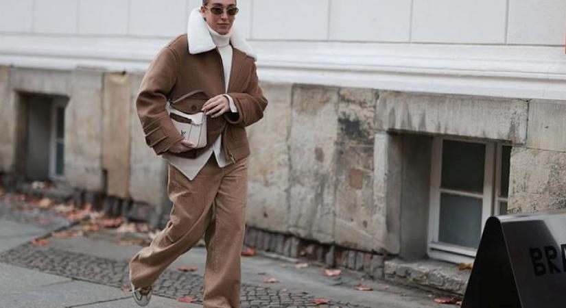 Újra divatba jött gyerekkorunk legjobban gyűlölt ruhadarabja: sportcipővel is tökéletesen mutat