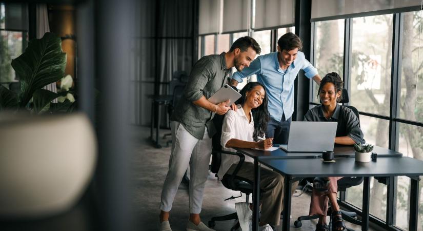 Hamarosan megtudja, mennyit keresnek a kollégái, kötelező lesz kiadni a munkahelyen