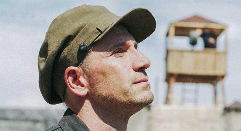 Amerikatsi: Nem túl hiteles (kritika)