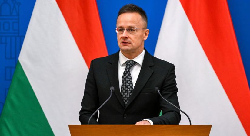 Szijjártó Péter: felszólítjuk Mark Ruttét, hogy fejezze be a háborús feszültség szítását
